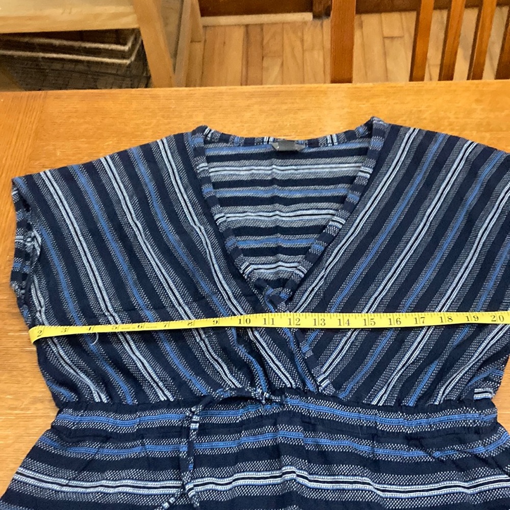 Eddie Bauer v neck shirt tail dress